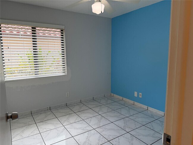 Building Photo - 17321 NW 63rd Ave