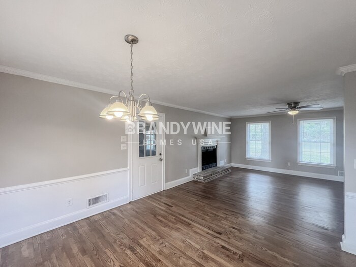 Building Photo - 916 S Deshon Rd