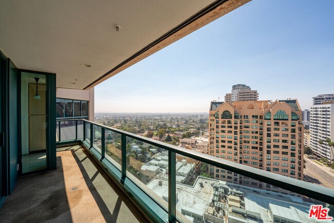 Building Photo - 10490 Wilshire Blvd