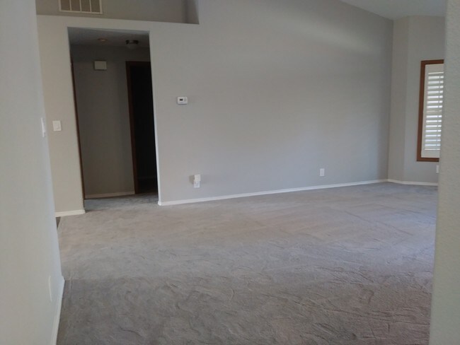 Building Photo - 5656 S Onaga Pl