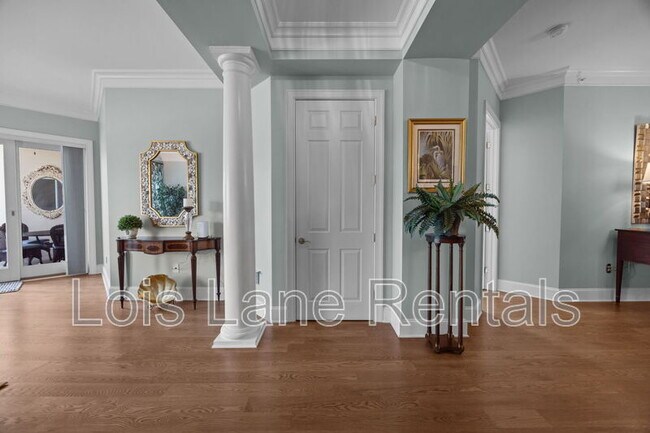 Building Photo - 2 Wharfside St