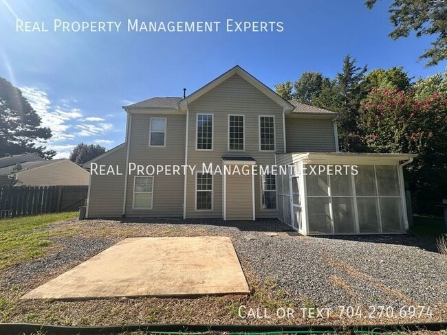 Building Photo - 9902 Redbud Tree Ct