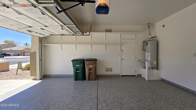 Building Photo - 14354 W Weldon Ave