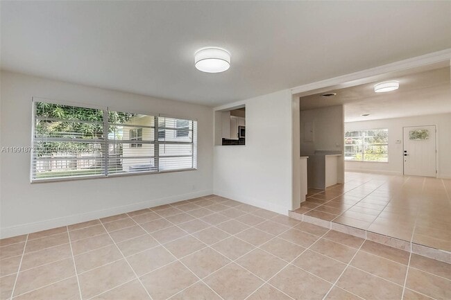 Building Photo - 1601 SW 32nd Pl