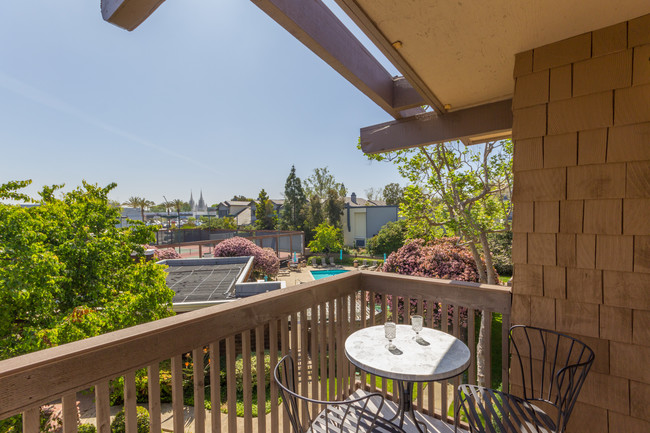 Balcony view from master - 8840 Villa La Jolla Dr