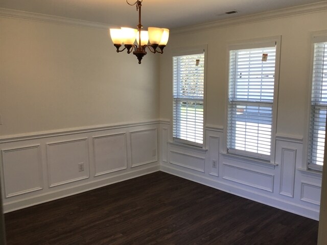 Building Photo - 6677 Springfield Village Ln