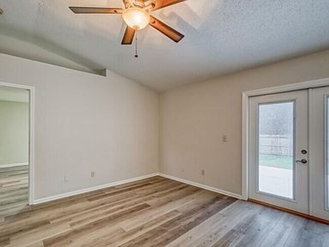 Building Photo - St Johns Rental