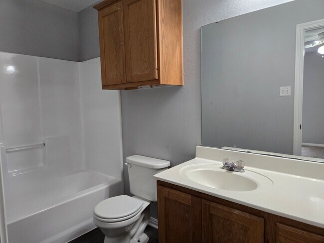 Building Photo - 1742 Rock Hollow Loop