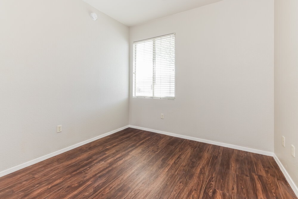 Building Photo - 3430 Avenida Bonita