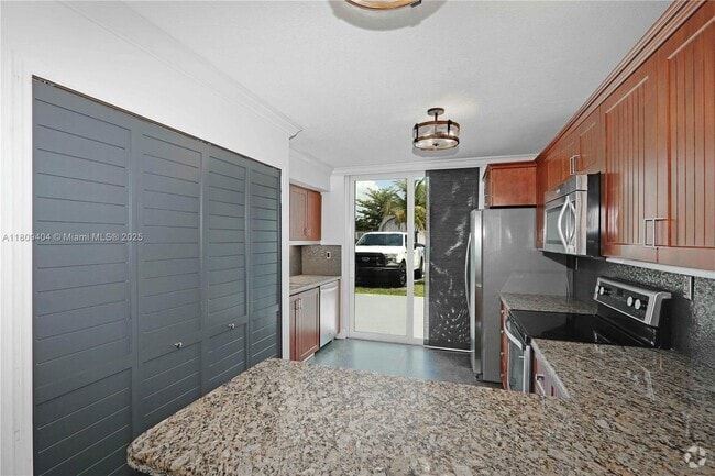Building Photo - 12340 SW 20th Ter