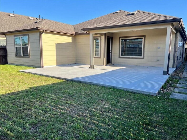 Building Photo - 12347 Breckenwood Mills Dr