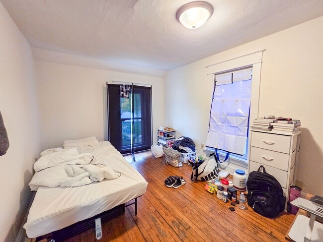 Building Photo - 1113 Drake St