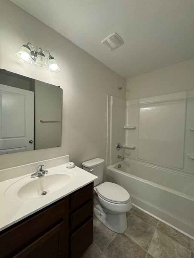 Building Photo - Newly Renovated 3BR Townhome with Private Patio in Fort Mill