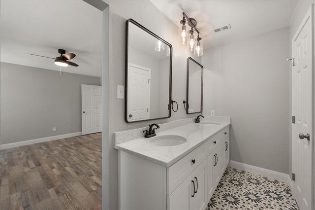 Building Photo - 3204 Brown Trail