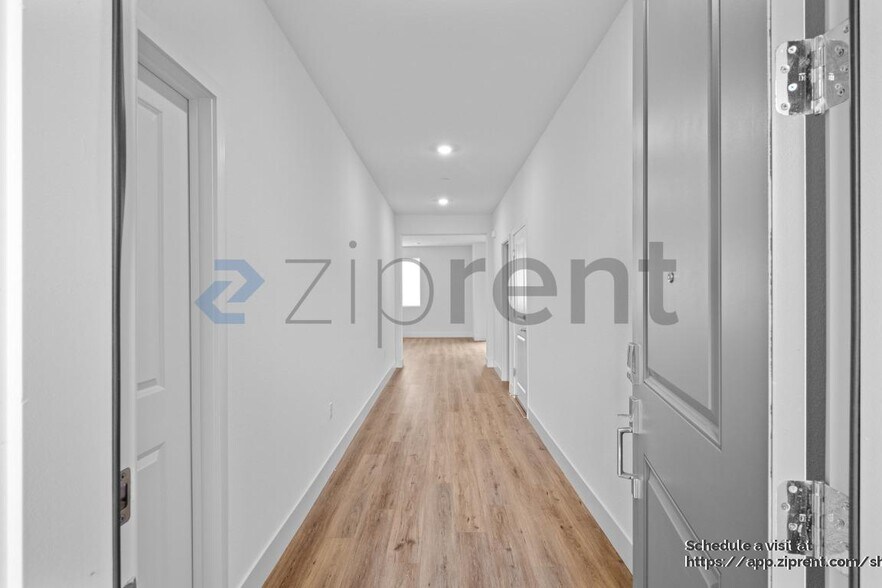 Building Photo - 5694 Loray Ln