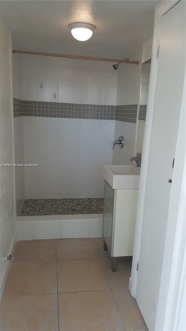 Building Photo - 3689 NW 14th St