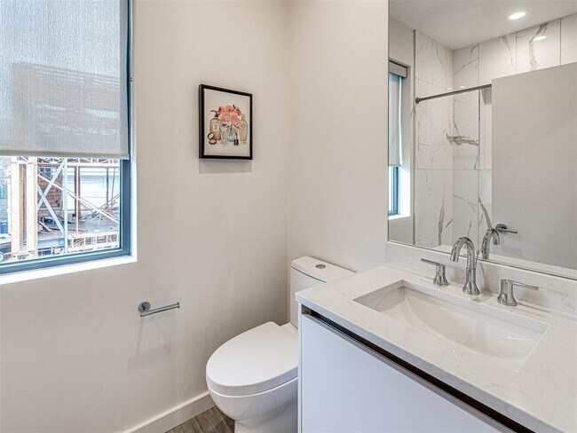 Building Photo - 825 NW 6th St