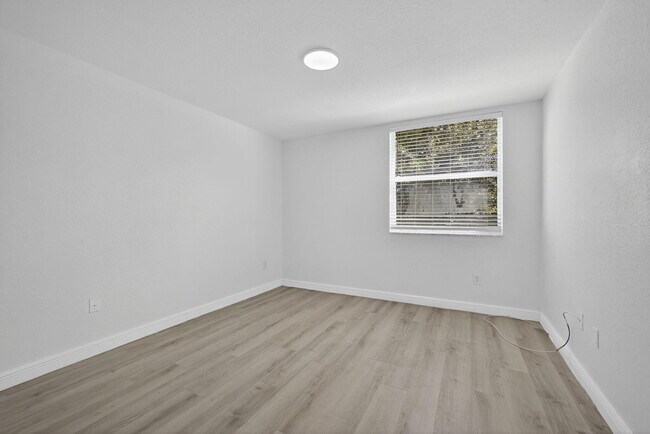Building Photo - 2089 Reston Cir