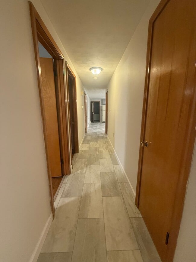 Building Photo - 250 Oakland Ave