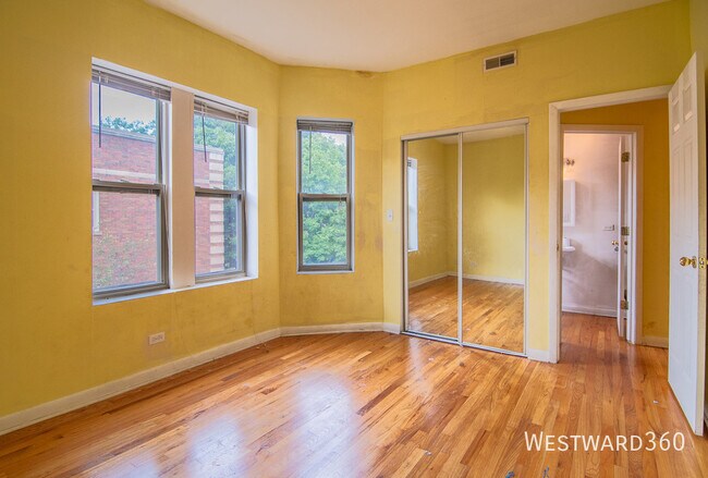 Building Photo - 8158 S Drexel Ave