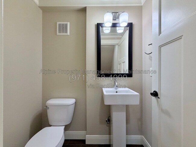 Building Photo - 14353 SW Burlwood Ln