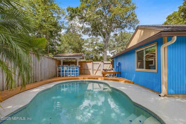 Building Photo - 4765 Marsh Hammock Dr W
