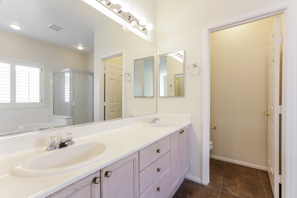 Building Photo - 45 Pangloss St