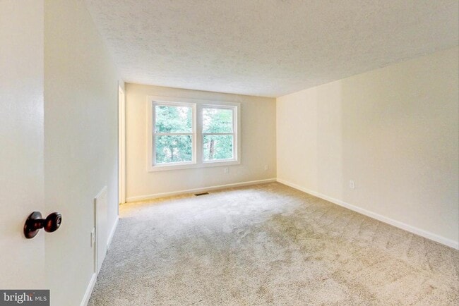 Building Photo - 6307 Willow Way