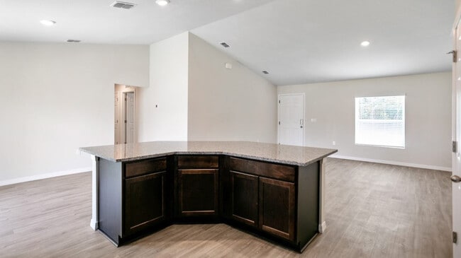 Building Photo - 432 NE Juanita Ct