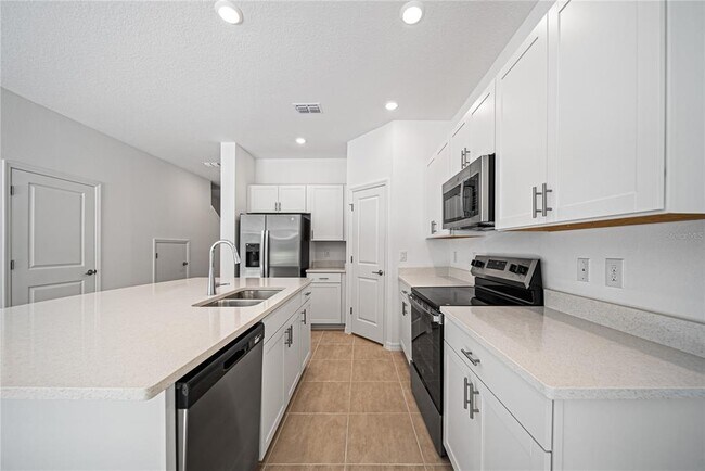 Building Photo - 2085 Hallier Cv
