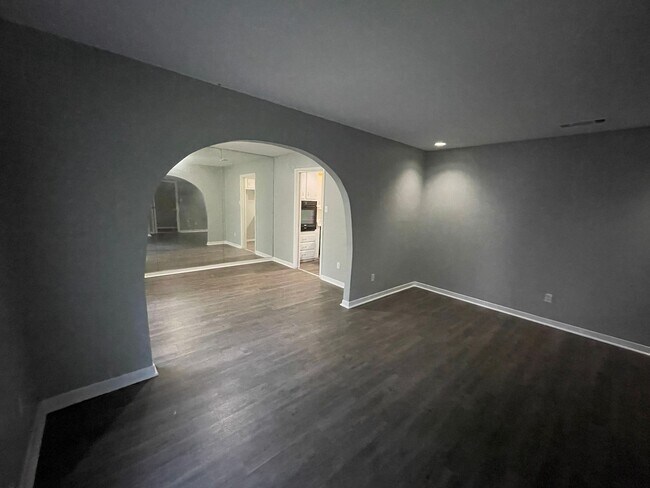 Building Photo - 6172 Whitman Ave