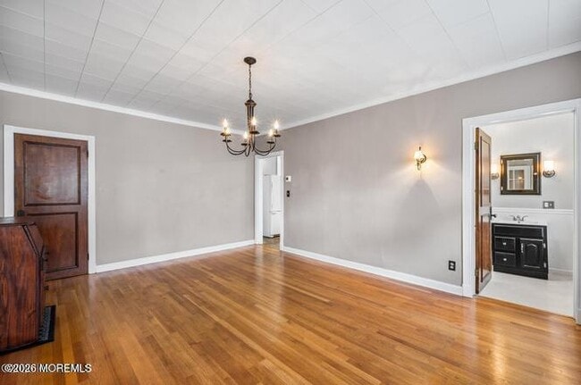 Building Photo - 615 Overton Pl