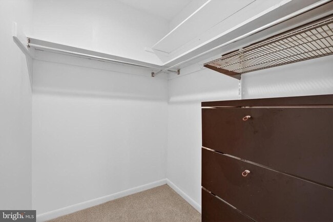 Building Photo - 9250 Three Oaks Dr