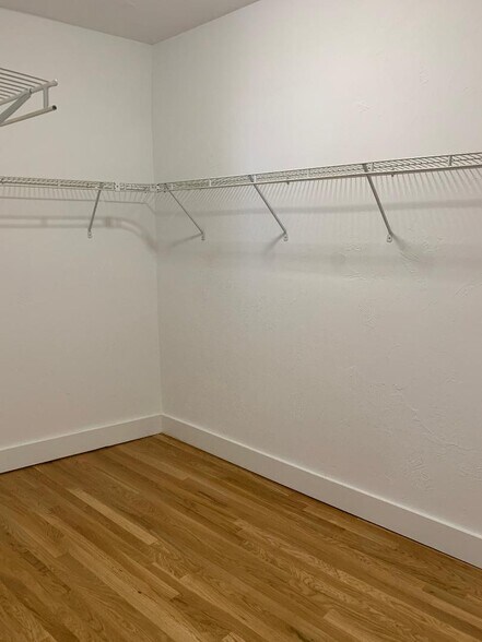 Building Photo - 539 Southbridge St