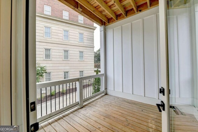 Building Photo - 3667 Peachtree Rd NE