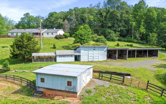 Building Photo - 6025 Coon Tree Rd