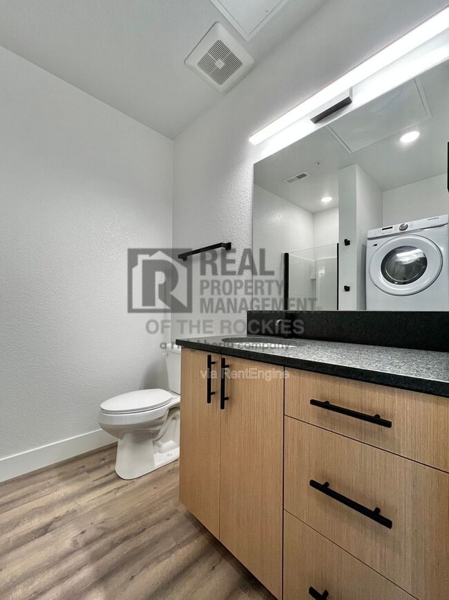 Building Photo - 400 N Garfield Ave