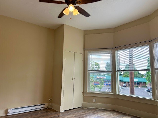 High ceilings in this vintage building make your space feel bigger - 4537 SE 65th Ave