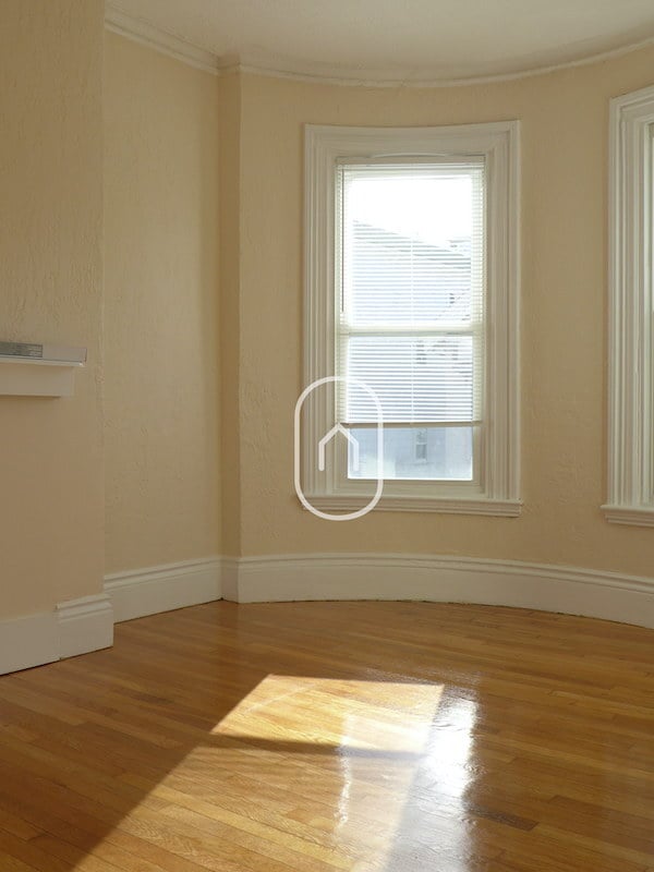 Building Photo - 44 Delle Ave