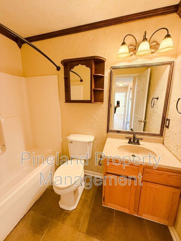 Building Photo - 107 Whitechapel Ln