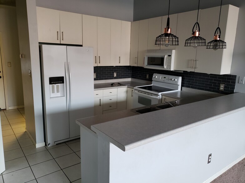 Kitchen - 100 S Huron St