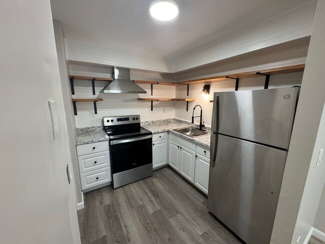 Building Photo - 158-162 Water Street-Unit 6