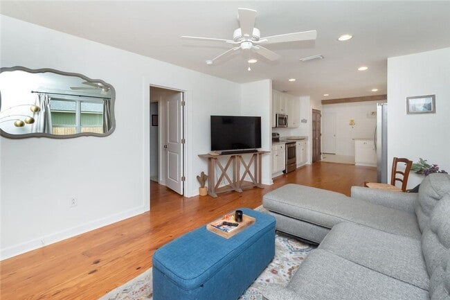 Building Photo - Special Home in Pinehurst