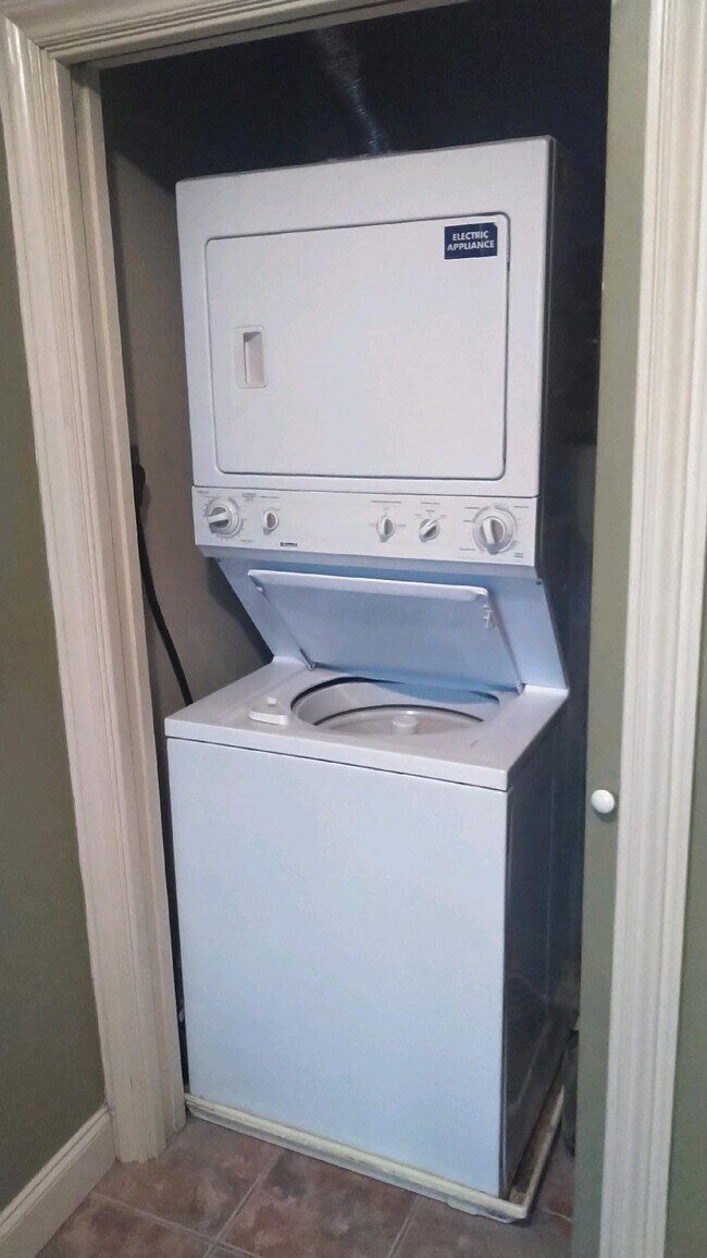 laundry in apartment - 902 Western Ave