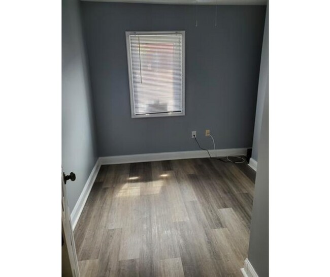 Building Photo - 2101 McHenry St