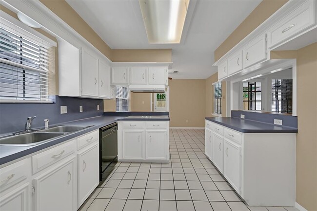 Building Photo - 2010 Tucumcari Dr