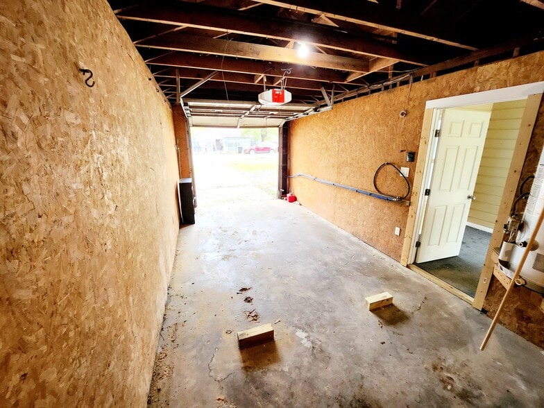 Building Photo - 618 Dunkley Dr