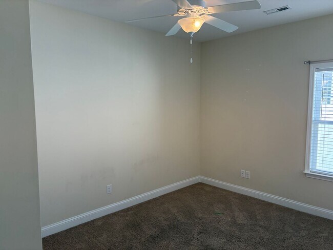 Building Photo - 292 Clearwater Dr