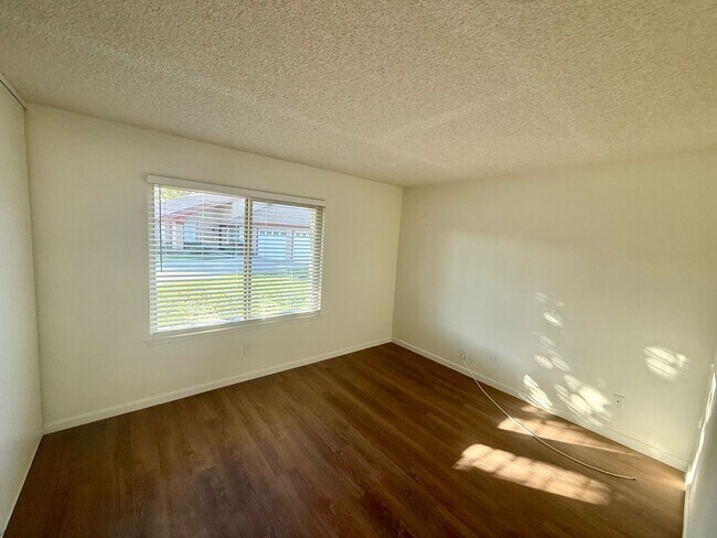 Building Photo - An Amalfi Model for Rent in Leisure Village