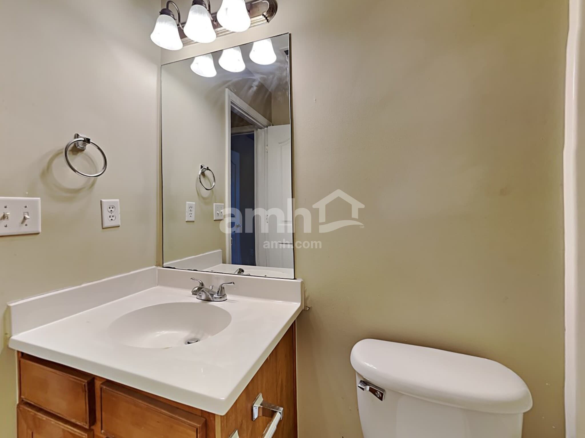 Building Photo - 32 Riverbed Dr